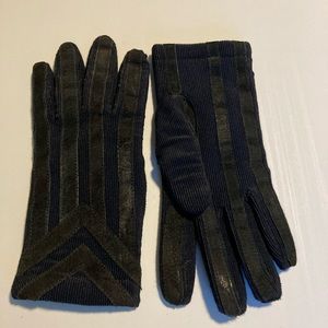 Isotoner black gloves Sz M